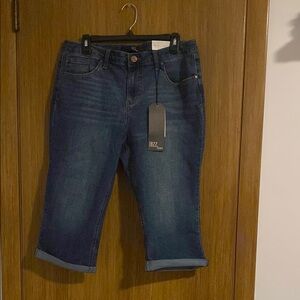 1822 Denim Blue Ankle Cropped Jeans with Classic Styling